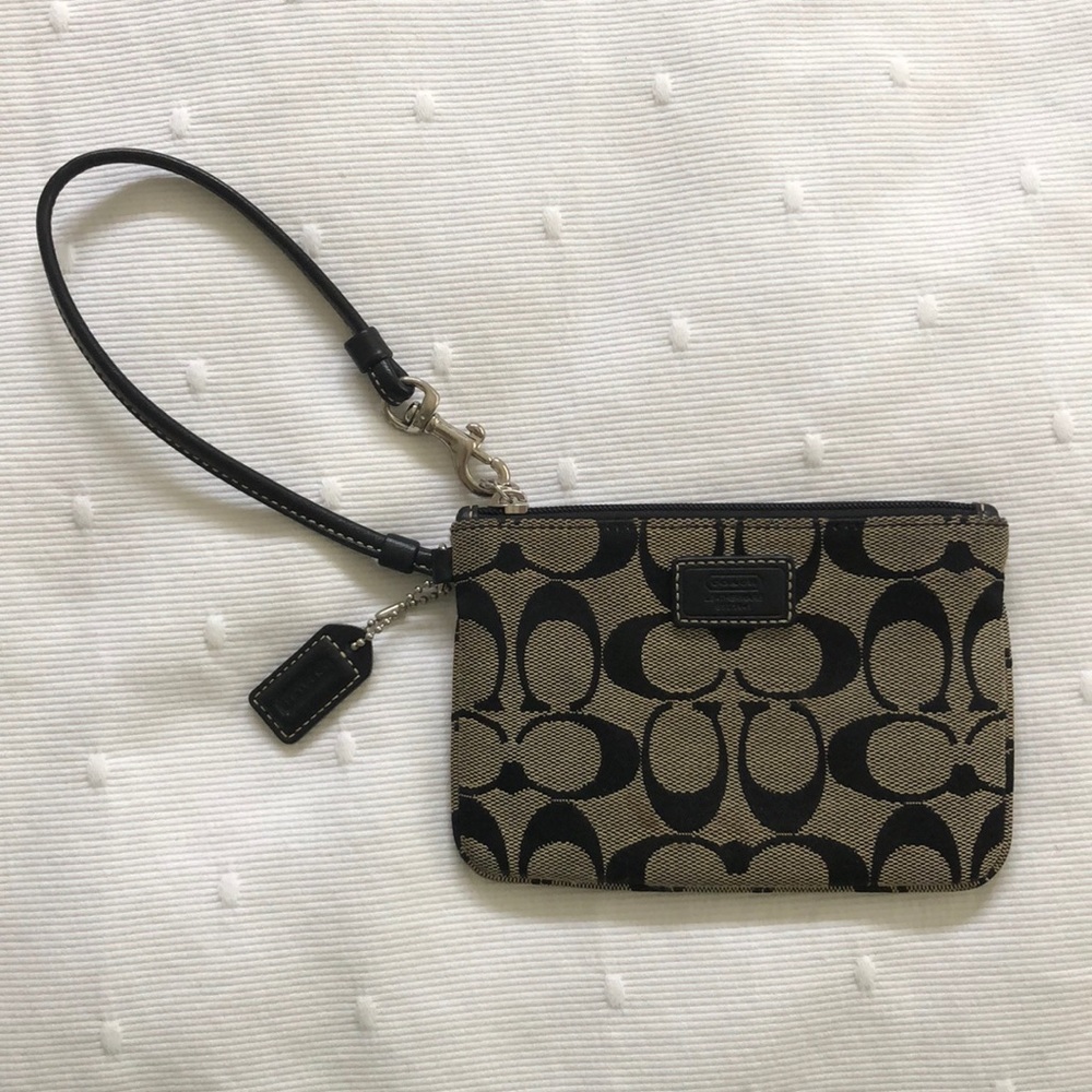 Coach Signature Small Wristlet Black